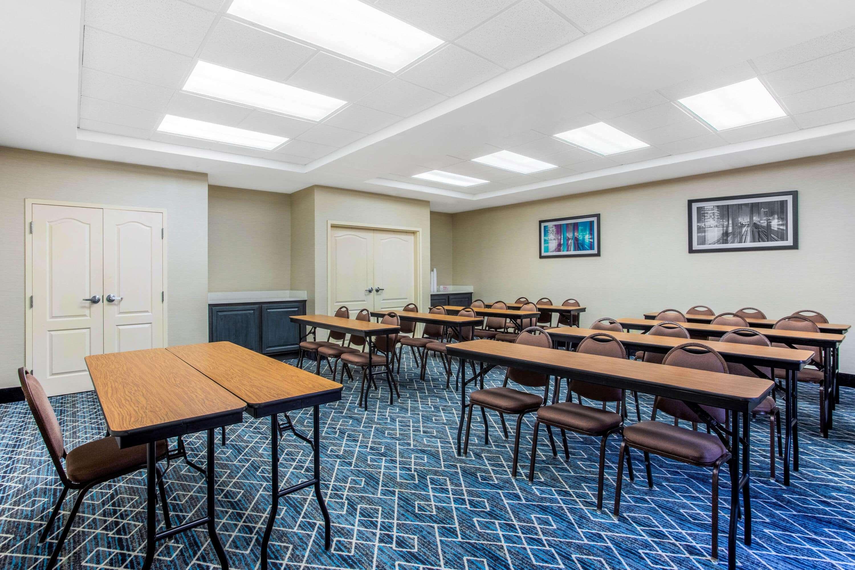 La Quinta Inn & Suites Fultondale Εξωτερικό φωτογραφία